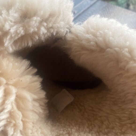 Kids UGGS Chestnut short boot - Picture 6 of 9